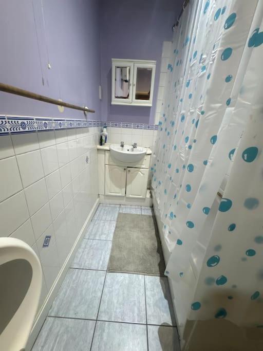 Private Double Bedroom In Hounslow Near Heathrow Affittacamere Londra